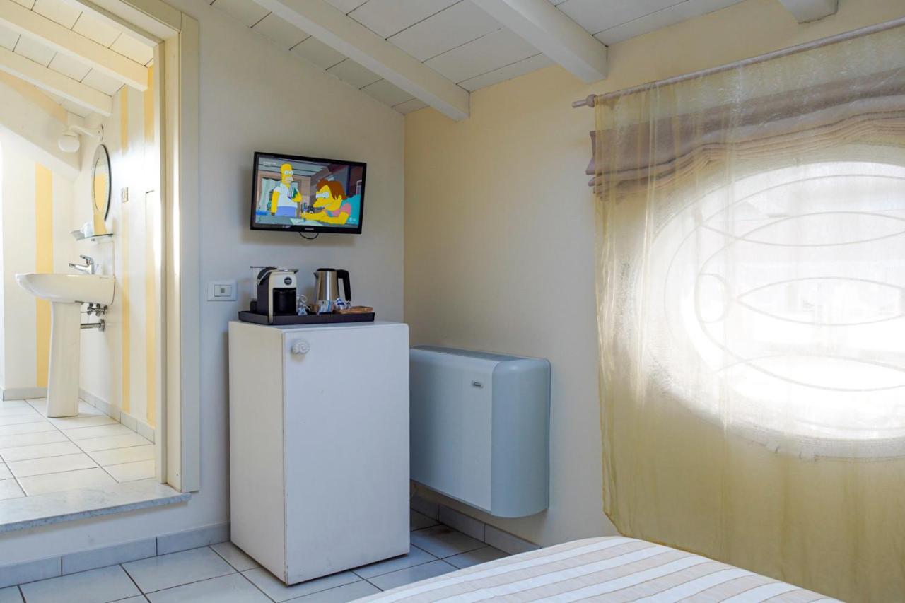 Villa Amelia Rooms Marina di Pietrasanta Eksteriør bilde